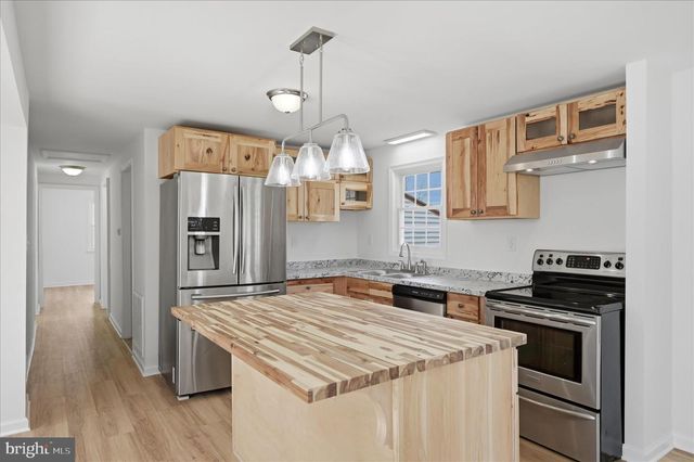 361 CEDAR DR, Kearneysville, WV 25430