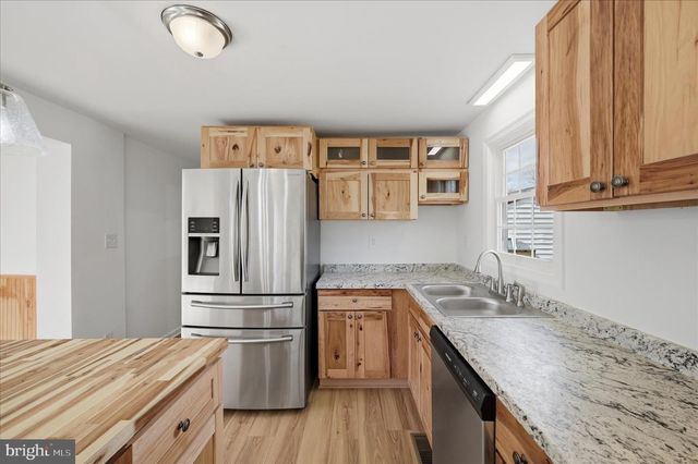 361 CEDAR DR, Kearneysville, WV 25430