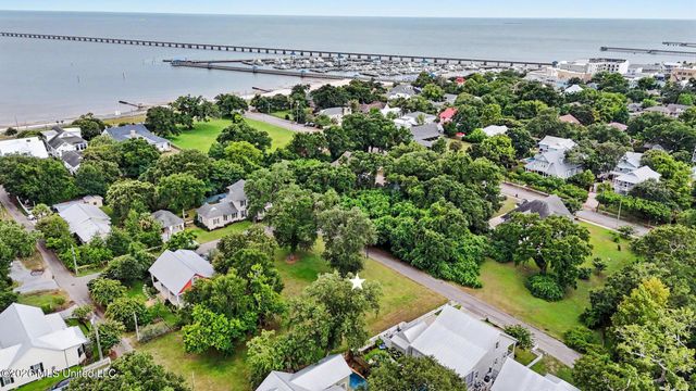 Cedar Lane, Bay Saint Louis, MS 39520