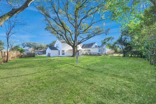 8319 Glenview Drive, Houston, TX 77017