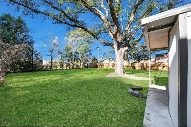 8319 Glenview Drive, Houston, TX 77017