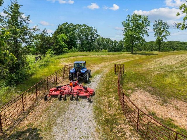 2313 Flat Creek Road, Cape Fair, MO 65624