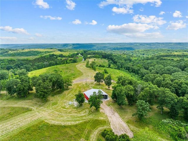 2313 Flat Creek Road, Cape Fair, MO 65624