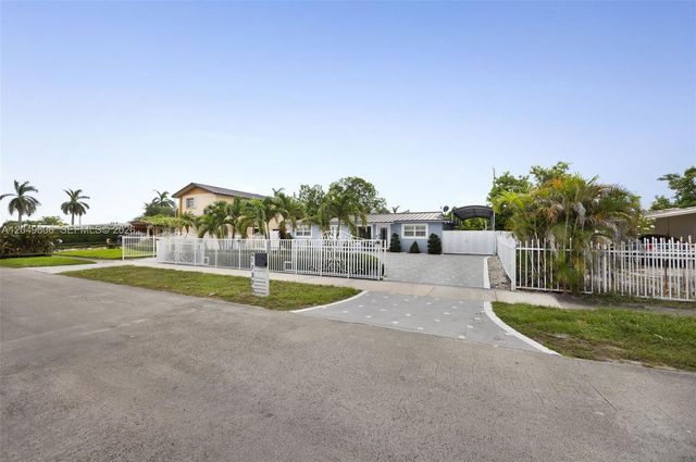 17370 NW 52nd Place, Miami Gardens, FL 33055