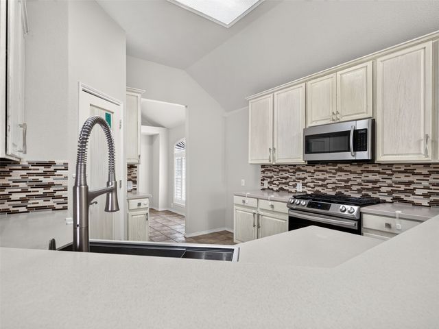 1049 Broken Spoke Drive, Little Elm, TX 75068