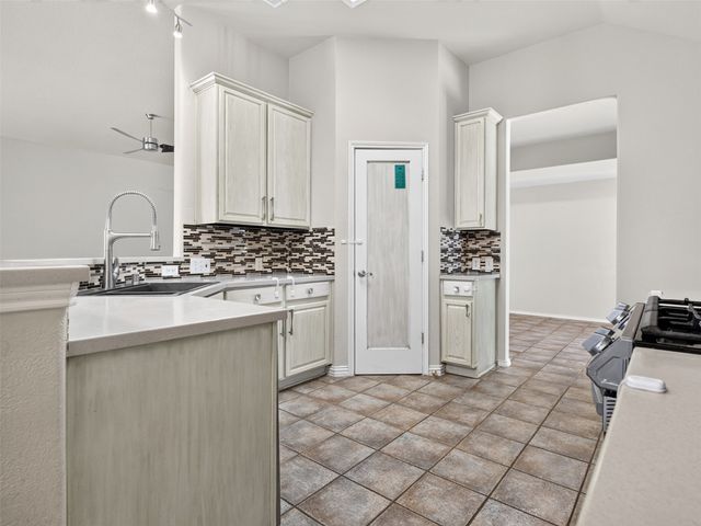 1049 Broken Spoke Drive, Little Elm, TX 75068