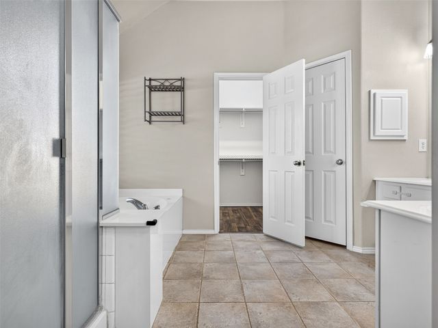 1049 Broken Spoke Drive, Little Elm, TX 75068