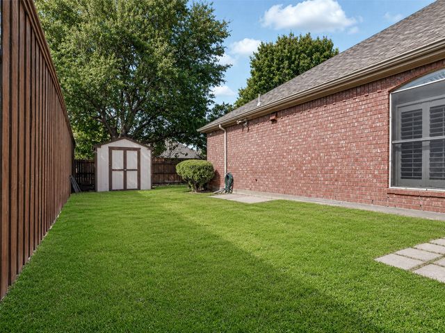 1049 Broken Spoke Drive, Little Elm, TX 75068
