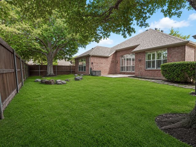 1049 Broken Spoke Drive, Little Elm, TX 75068