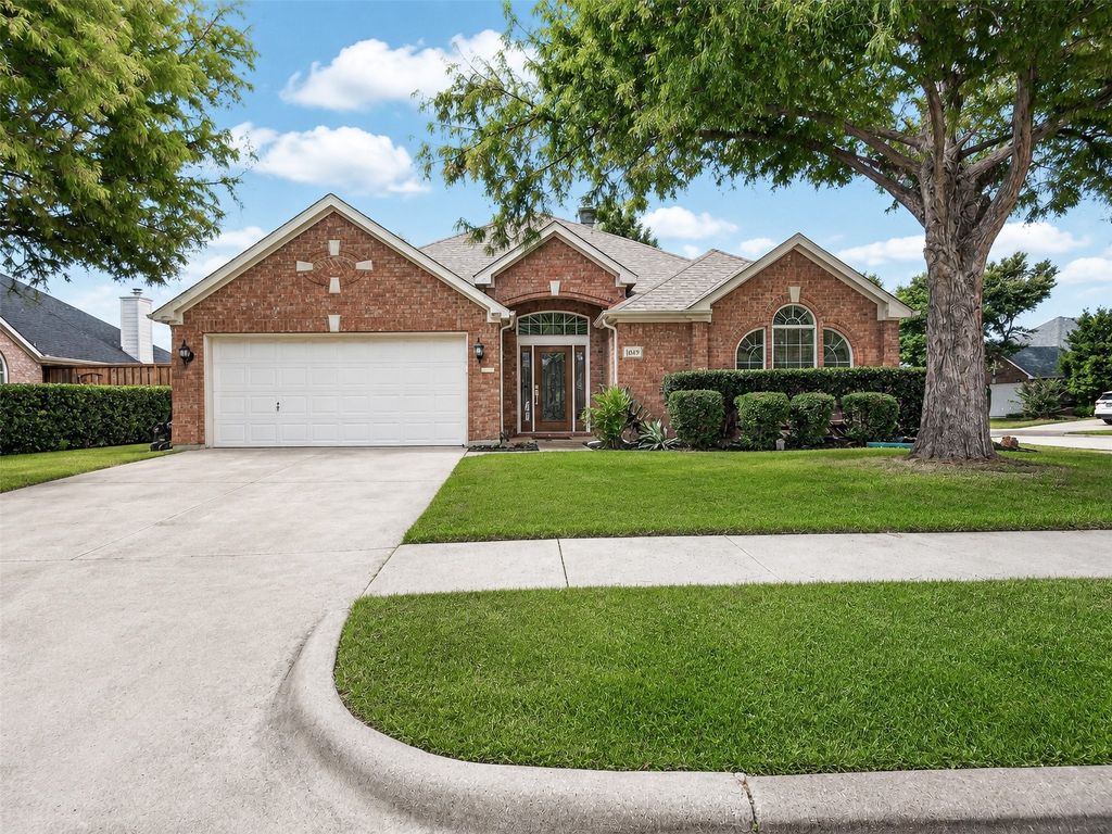 1049 Broken Spoke Drive, Little Elm, TX 75068