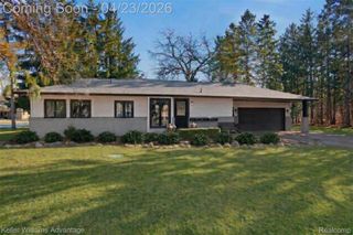1210 Craven Drive, Highland Charter Township, MI 48356