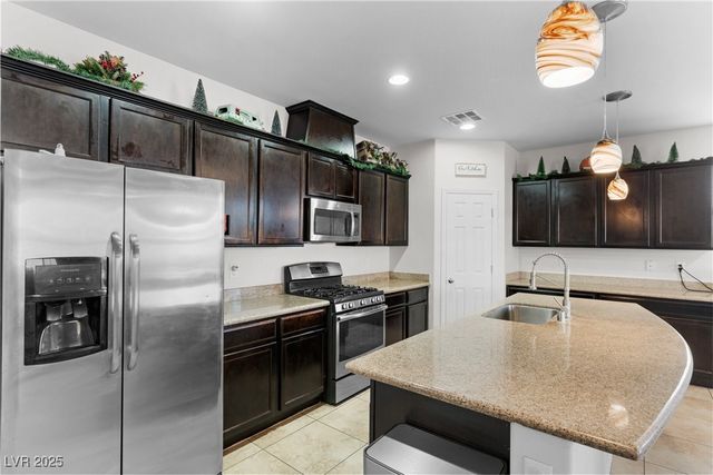 5428 Dalle Valley Street, North Las Vegas, NV 89031