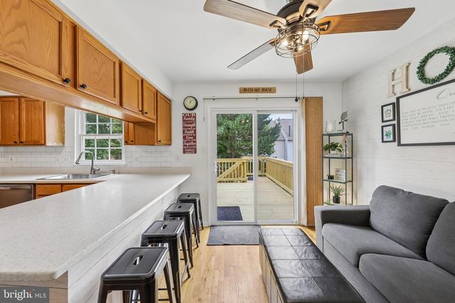 22076 MANNING SQ, Sterling, VA 20166