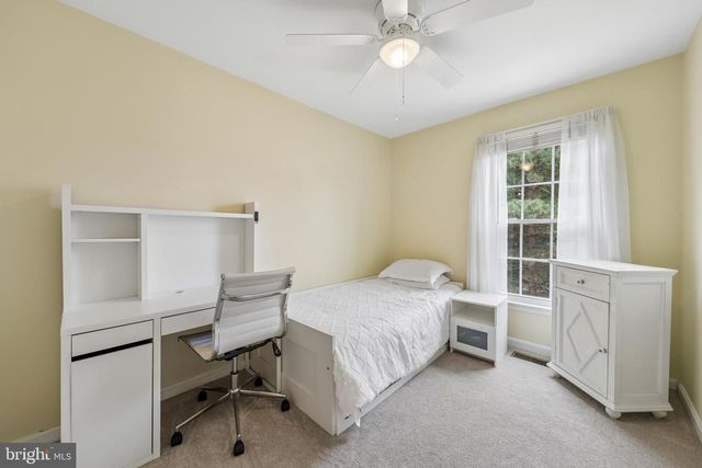 22076 MANNING SQ, Sterling, VA 20166