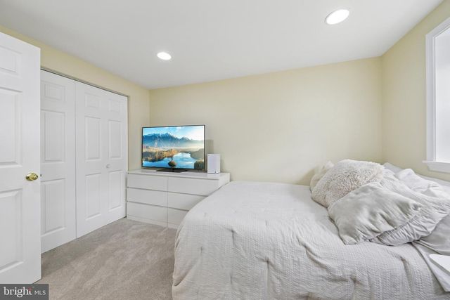 22076 MANNING SQ, Sterling, VA 20166