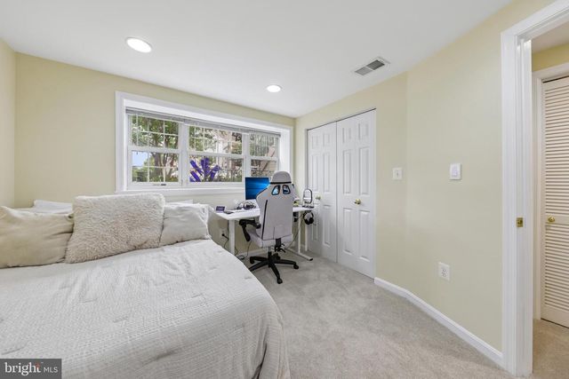 22076 MANNING SQ, Sterling, VA 20166