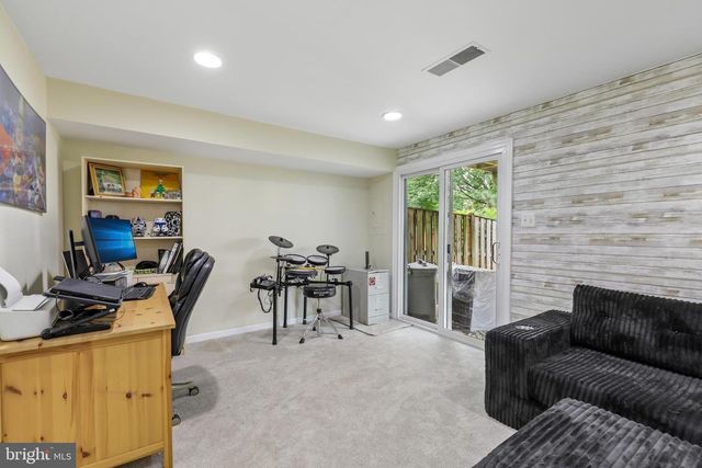 22076 MANNING SQ, Sterling, VA 20166