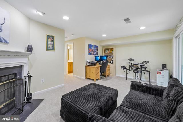 22076 MANNING SQ, Sterling, VA 20166