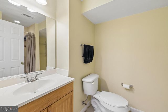 22076 MANNING SQ, Sterling, VA 20166