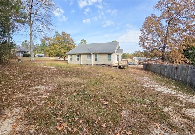 191 Wolfbridge Drive, Raeford, NC 28376