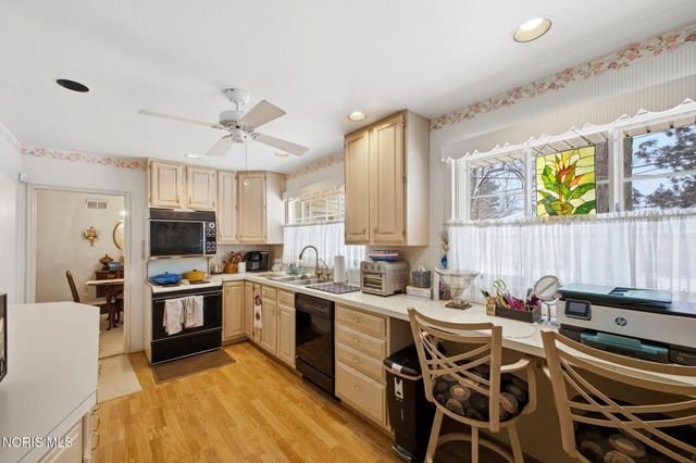 1933 Grecourt Drive, Toledo, OH 43615