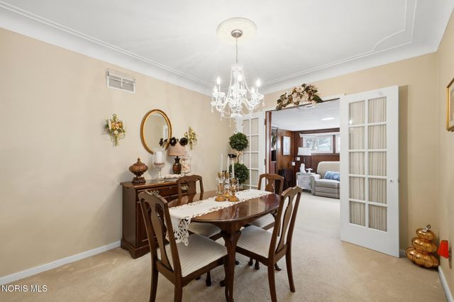 1933 Grecourt Drive, Toledo, OH 43615