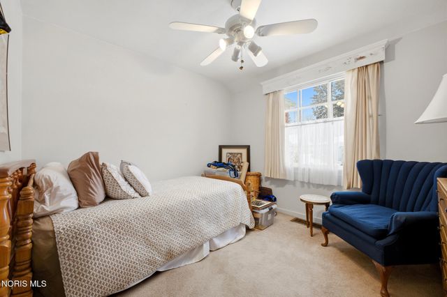 1933 Grecourt Drive, Toledo, OH 43615