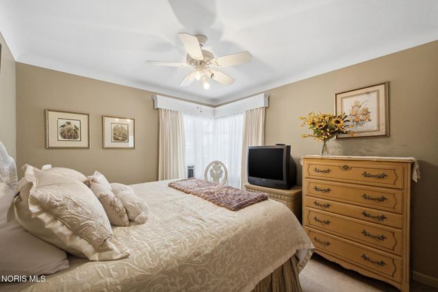 1933 Grecourt Drive, Toledo, OH 43615