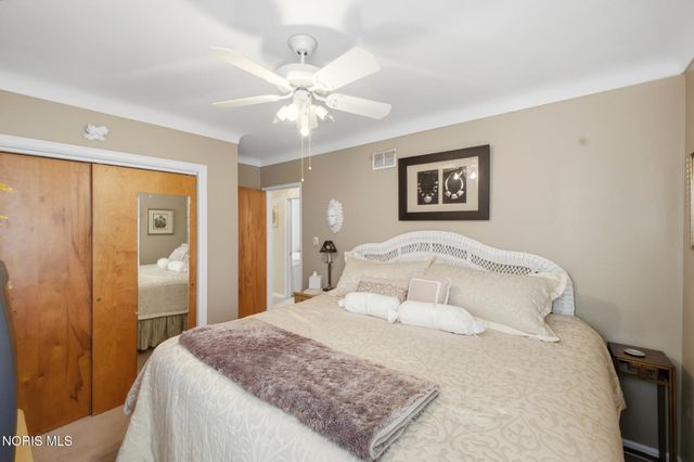 1933 Grecourt Drive, Toledo, OH 43615