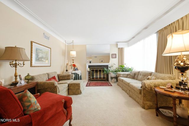 1933 Grecourt Drive, Toledo, OH 43615