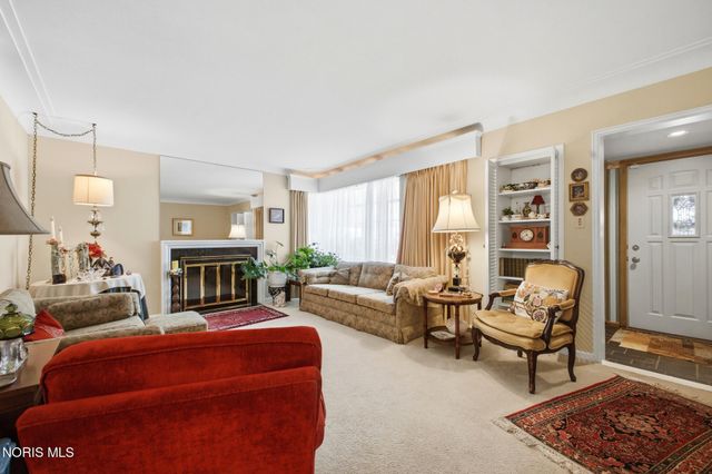 1933 Grecourt Drive, Toledo, OH 43615