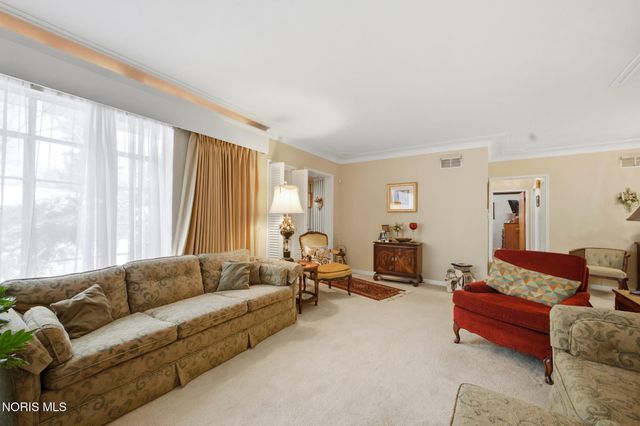 1933 Grecourt Drive, Toledo, OH 43615