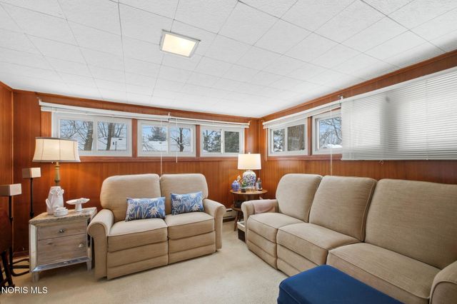 1933 Grecourt Drive, Toledo, OH 43615