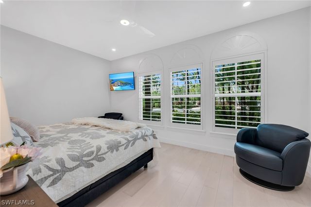 2830 Tiburon BLVD E 101, Naples, FL 34109