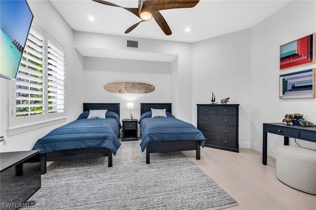 2830 Tiburon BLVD E 101, Naples, FL 34109