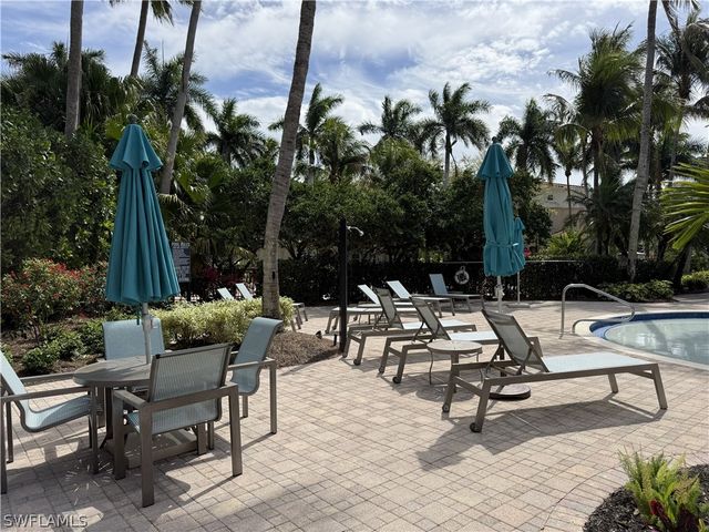 2830 Tiburon BLVD E 101, Naples, FL 34109
