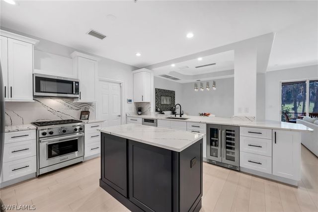 2830 Tiburon BLVD E 101, Naples, FL 34109