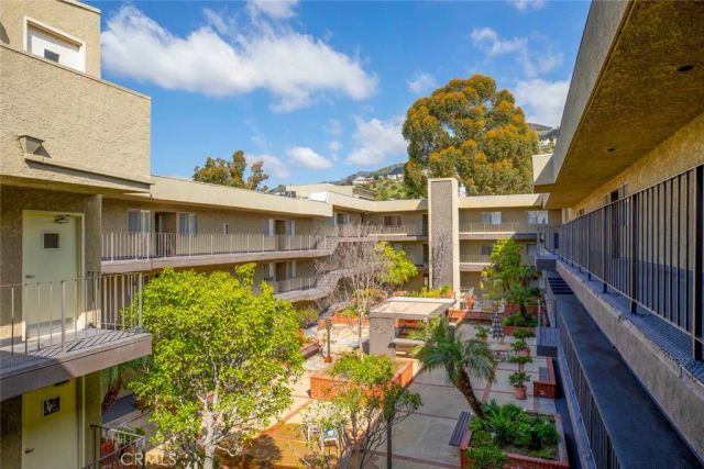 125 W Mountain Street 102, Glendale, CA 91202