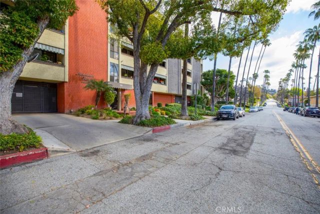 125 W Mountain Street 102, Glendale, CA 91202