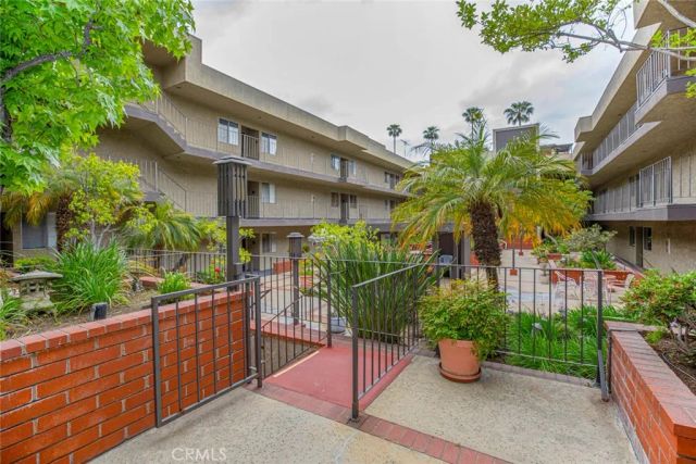125 W Mountain Street 102, Glendale, CA 91202