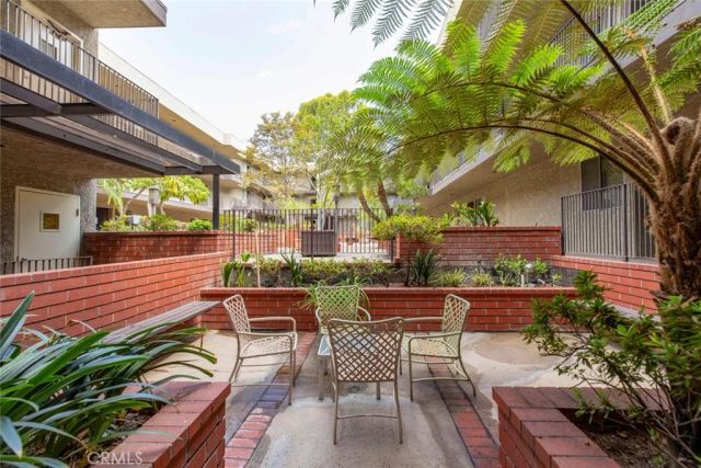 125 W Mountain Street 102, Glendale, CA 91202