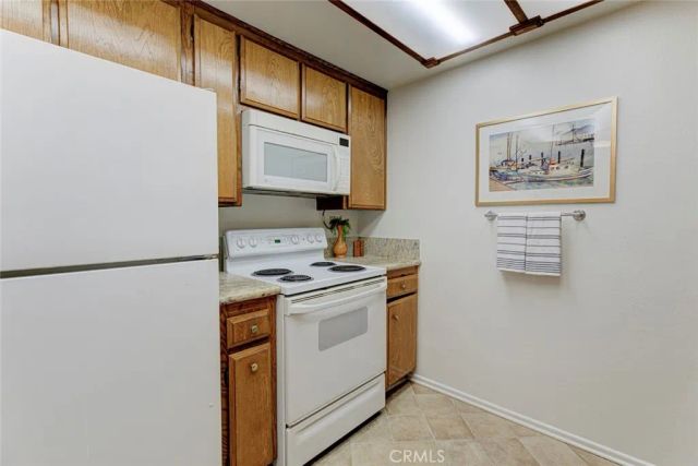 125 W Mountain Street 102, Glendale, CA 91202