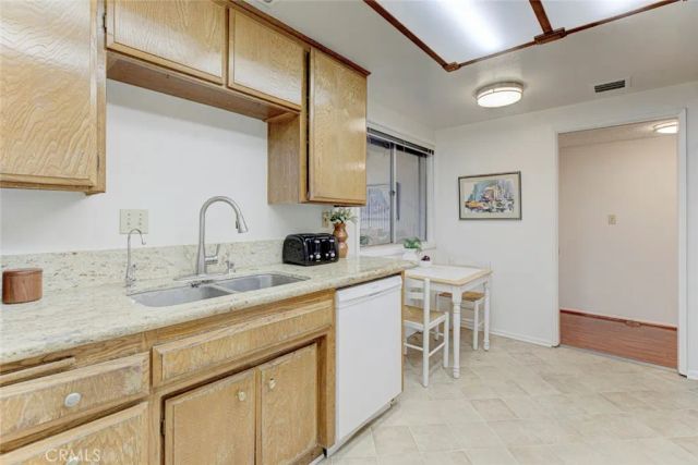 125 W Mountain Street 102, Glendale, CA 91202