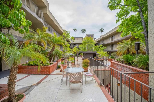 125 W Mountain Street 102, Glendale, CA 91202