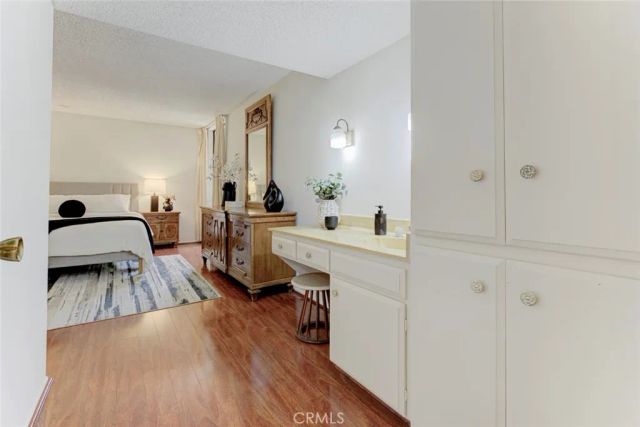 125 W Mountain Street 102, Glendale, CA 91202
