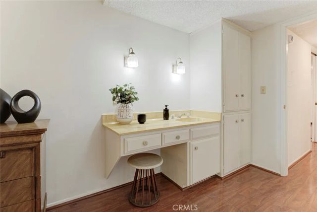 125 W Mountain Street 102, Glendale, CA 91202