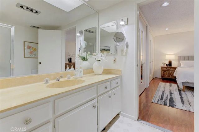 125 W Mountain Street 102, Glendale, CA 91202