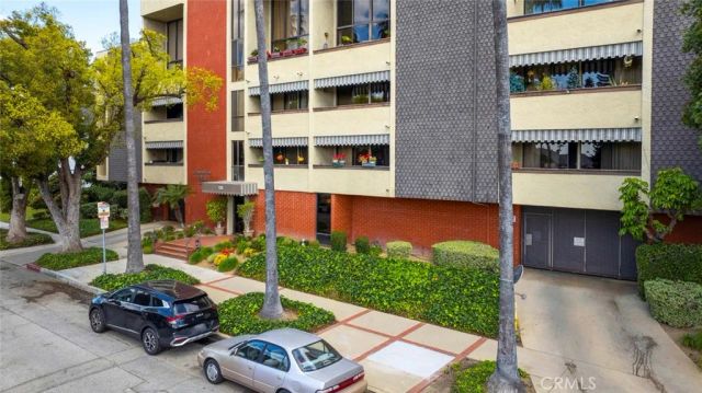 125 W Mountain Street 102, Glendale, CA 91202
