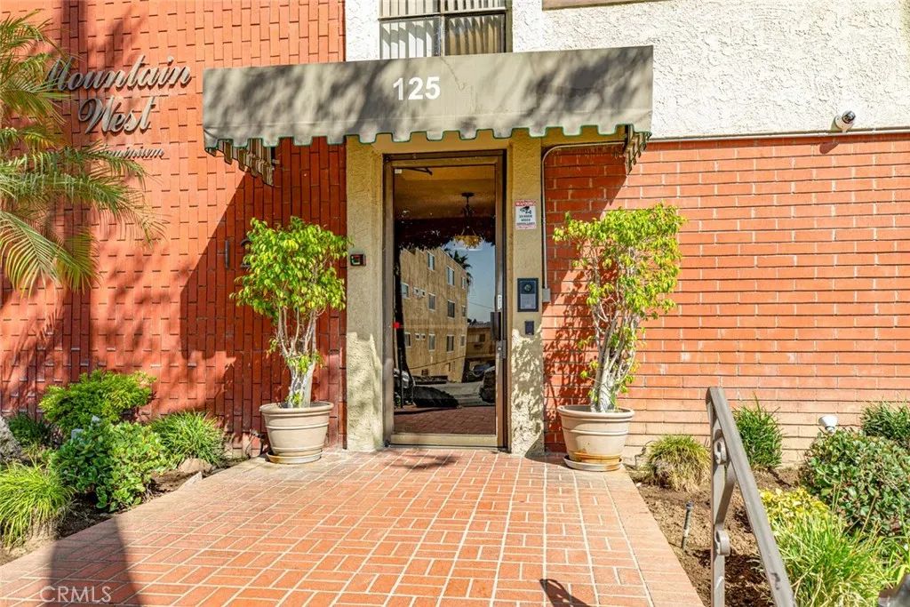 125 W Mountain Street 102, Glendale, CA 91202