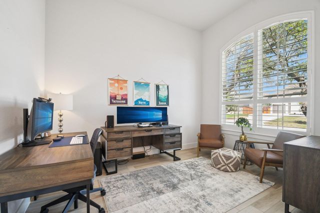 271 Egret LN, Austin, TX 78737